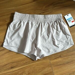 Nike Women’s One Dri-Fit Mid-Rise 3” Brief Lined Shorts Size Medium NWT